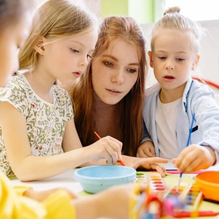 کالج های اجتماعی برای کودکان بسیار مهم هستند